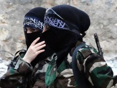 Девушки-боевики. Фото: ru.axar.az Девушки-боевики. Фото: ru.axar.az