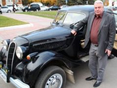 Депутат Леонид Писной и его ретро-автомобиль. Фото: 4vsar.ru