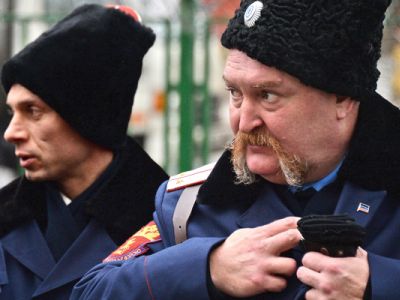 Казачий патруль перед дежурством в московском парке Кузьминки. Фото: Алексей Филиппов / РИА Новости