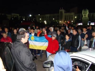 Протестный митинг в Улан-Удэ, ночь с 9 на 10.9.19. Фото: Сергей Басаев, www.facebook.com/alexandra.garmazhapova