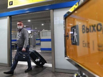 Пассажир в маске. Фото: Григорий Сысоев / РИА Новости Пассажир в маске. Фото: Григорий Сысоев / РИА Новости