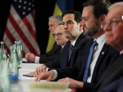 Дж. Д. Вэнс и Марко Рубио, Мюнхенская конференция по безопасности, 14 февраля 2025 г. Фото: Leah Millis / Reuters Дж. Д. Вэнс и Марко Рубио, Мюнхенская конференция по безопасности, 14 февраля 2025 г. Фото: Leah Millis / Reuters